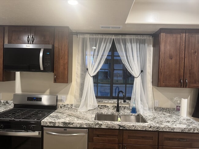 Photo - 4621 Locust Ln E