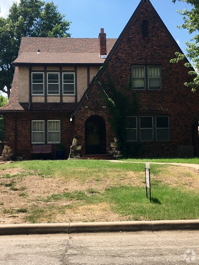 Building Photo - College hill duplex Rental