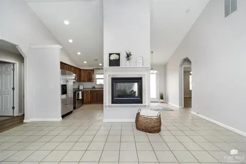 Photo - 5233 Stone Crest Dr