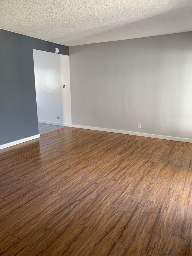 Photo - 20912 Amie Ave Unidad 011