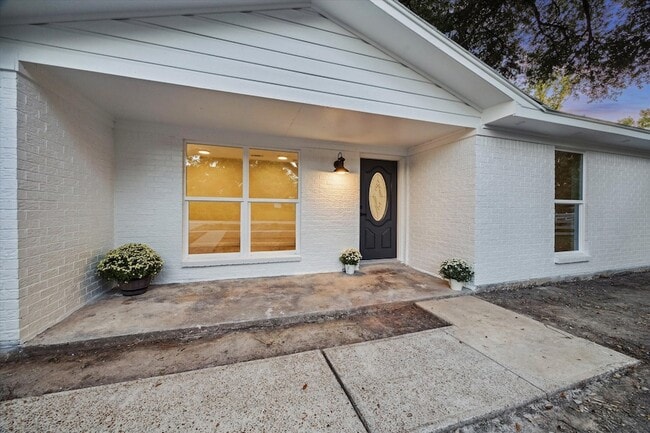 Photo - 5411 Logston Ln