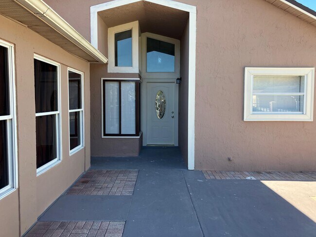 Photo - 846 Grenadier Dr