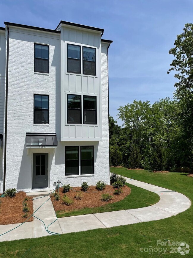 Building Photo - 5005 Layman Dr Rental