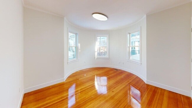 Photo - 391 Linwood Ave Unidad 1