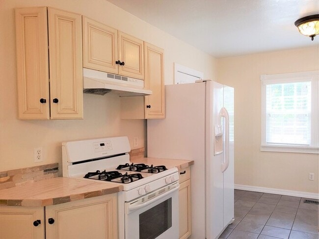 Photo - AMAZING 5 BED, 2 BATH MILLERS ADDITION NW OKC