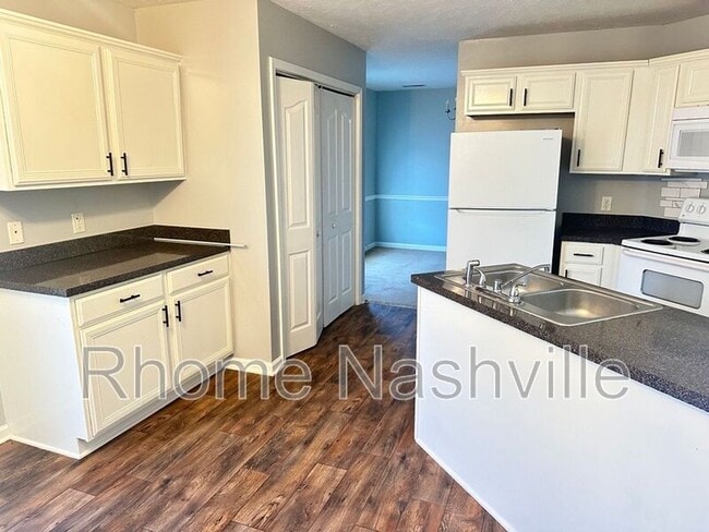 Photo - 990 Tom Hailey Blvd