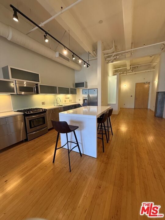 Building Photo - 1850 Industrial St Unit 114