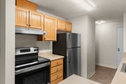 Experience the elegance of this modern kitchen, complete with top-of-the-line finishes.