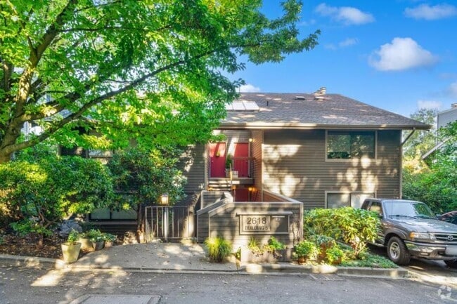 Building Photo - 2 bedroom in Seattle WA 98109 Unit 501 Rental