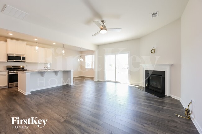 Photo - 613 Goldburn Wy