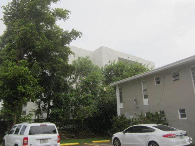 Building Photo - 1525 NW 19th Terrace Unit 19 Rental