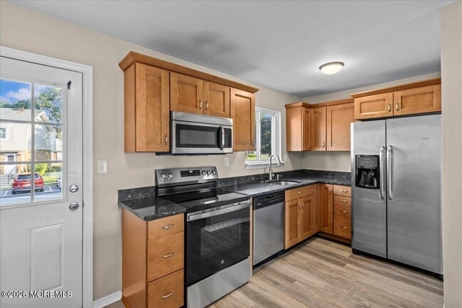 Photo - 8 Primrose Ln