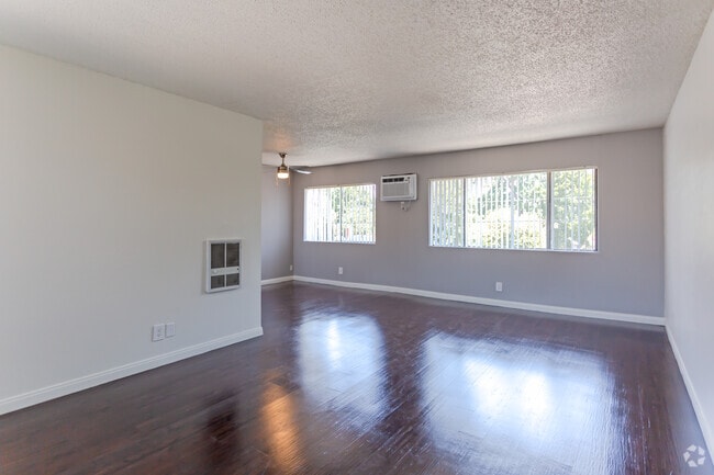2BR,2BA- Living Room
