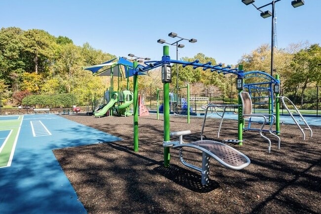 Photo - Edgewater at Sandy Springs