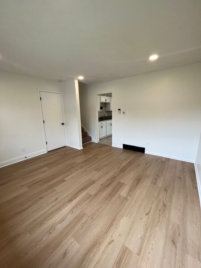 Photo - 1921 Dunning Rd