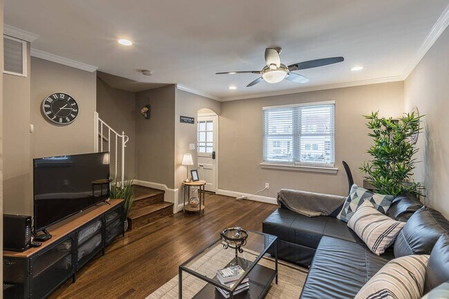 Photo - 3277 Montrose Ave Unidad ID1014206P