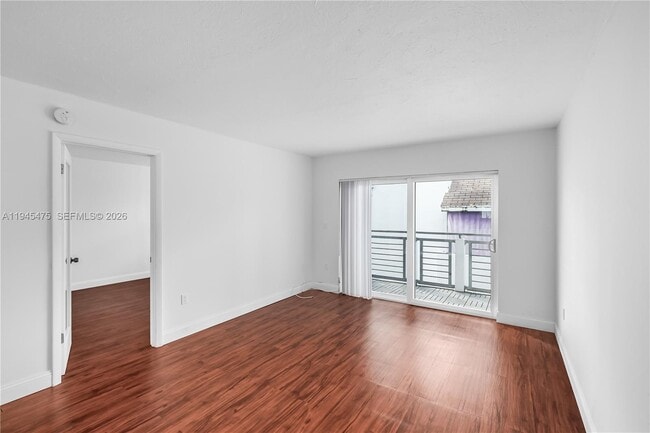 Building Photo - 716 Michigan Ave Unit 402