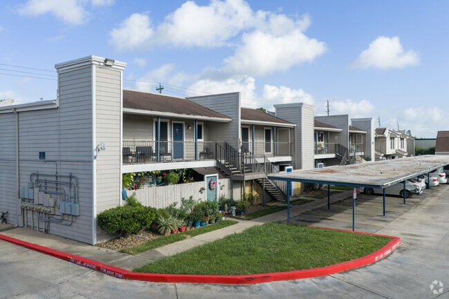 Building Photo - Briar Court Apartments