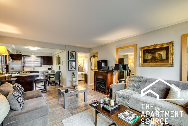 Building Photo - 1319 W Sherwin Ave Unit GB Rental