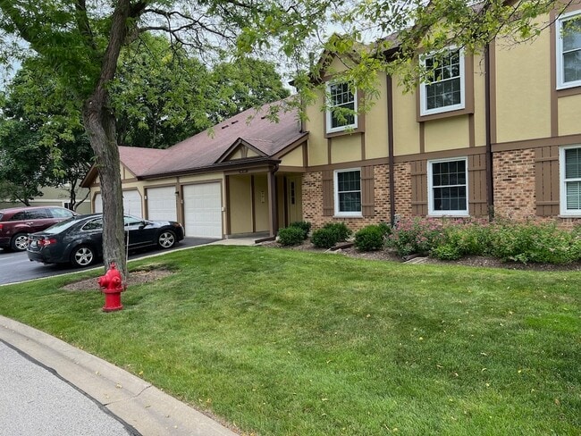 Photo - 1047 Auburn Ln Unit 1047