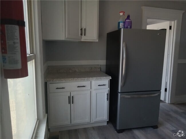 Building Photo - 132 Parkway Dr Unit 2 Upper Rental