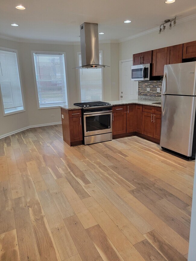 Kitchen/Dining - 742 E Marquette Rd Apartment Unit 2