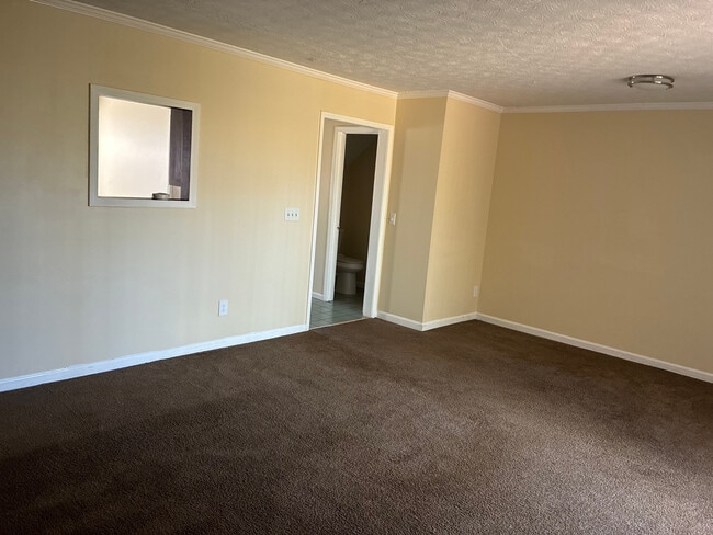 Room in Townhome on Patterson Cir