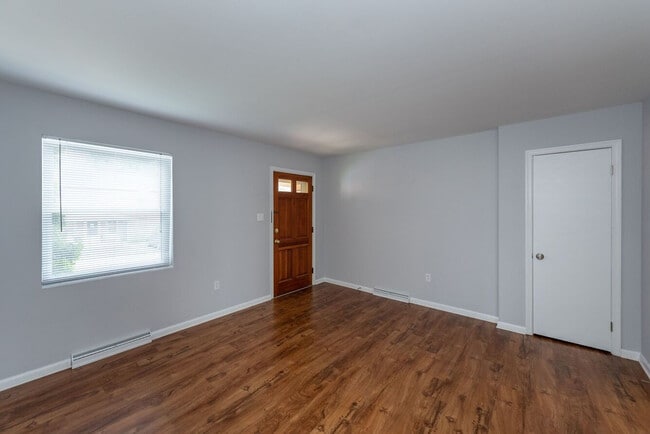 Photo - Signal Hill Apartments