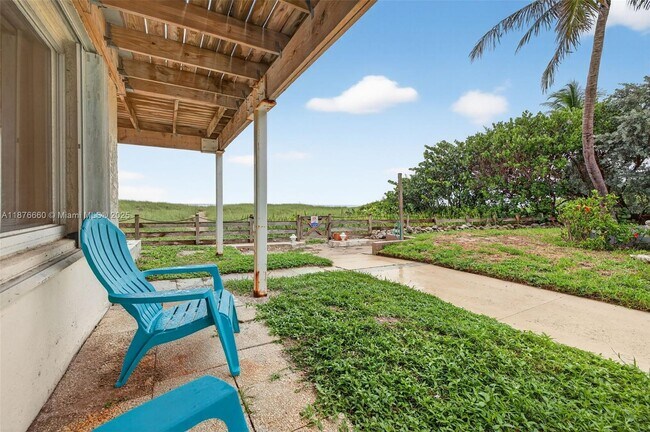 Photo - 820 N Ocean Blvd Unidad 16