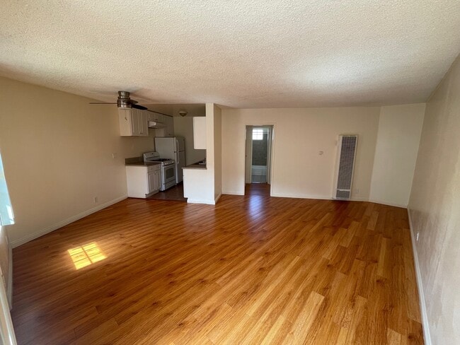 Photo - 11621 Mayfield Ave