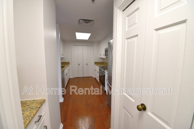 Photo - 2121 S Yorktown Ave