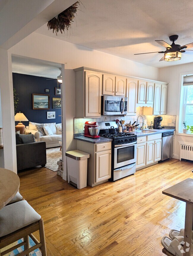 Building Photo - 267 Washington Ave Unit 2 Rental