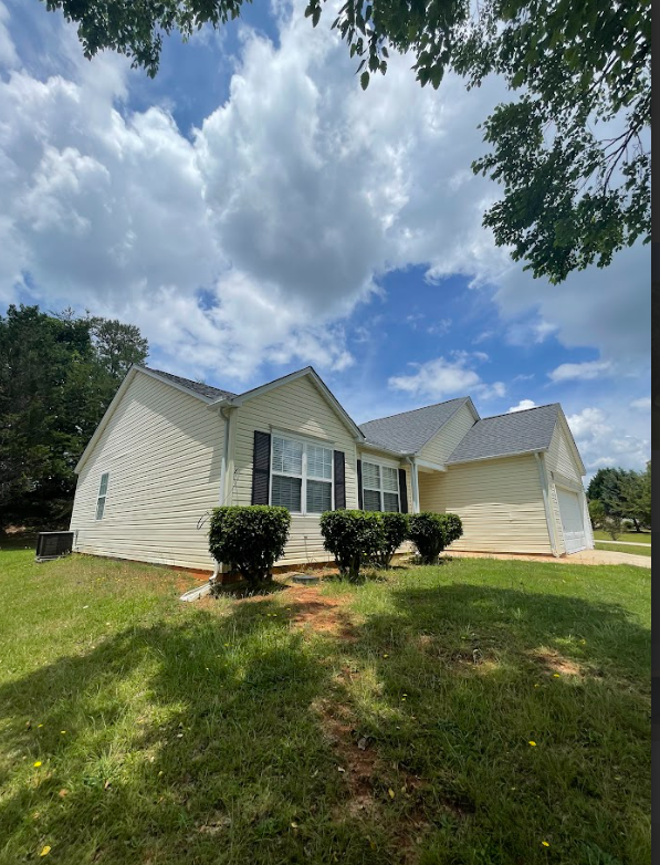 Photo - "Charming 3 Bed, 2 Bath Mauldin Home - Per...