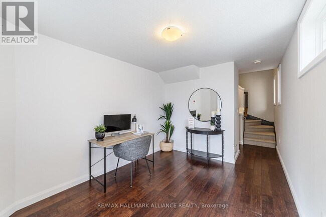 Photo - 1169 Garner Rd E