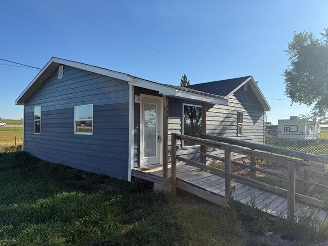 Photo - 720 Box Elder Rd W