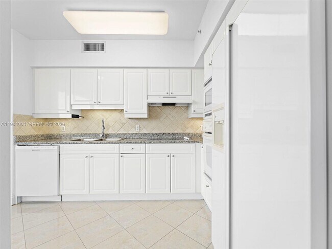 Photo - 4779 Collins Ave Unit 806