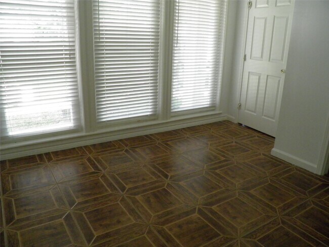 Photo - 8827 Neff St