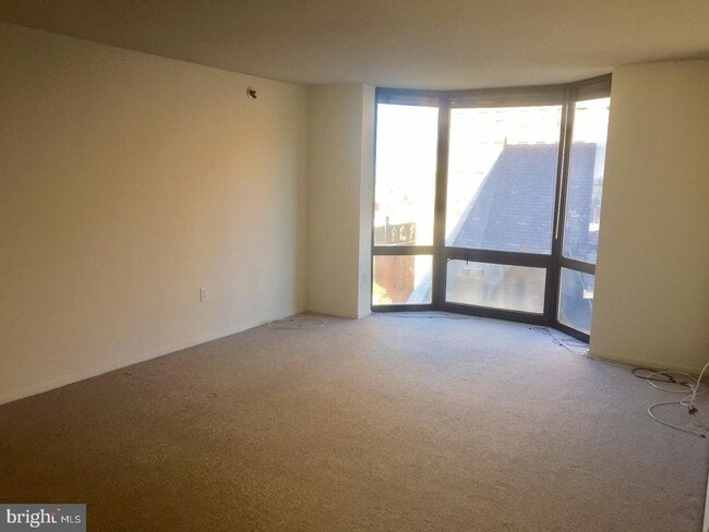 Photo - 2020 Walnut St Apartment Unit 8J
