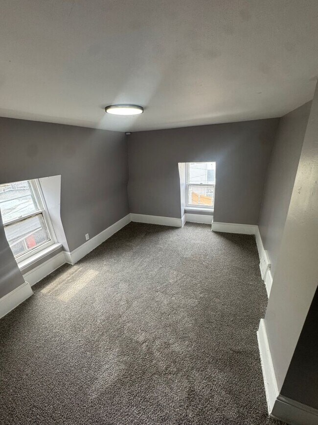 Photo - 11526 Woodland Ave Unit 2