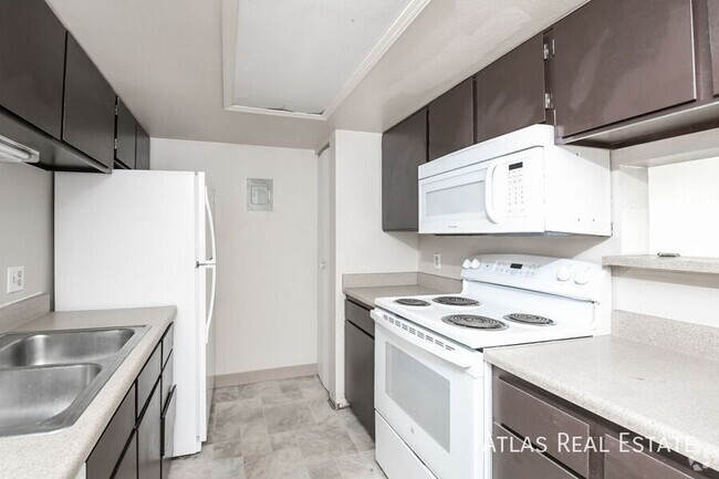 Building Photo - 4400 S Quebec St Rental