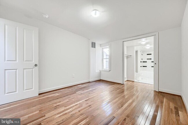 Photo - TWO BEDROOM TWO BATHROOM TOWNHOUSE AVAILABLE FOR SEPT 1ST MOVE-IN!!!!