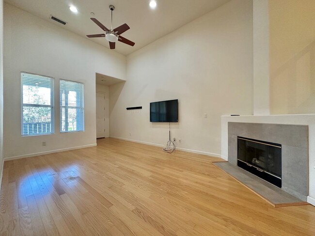 Photo - 1343 Wayne Way