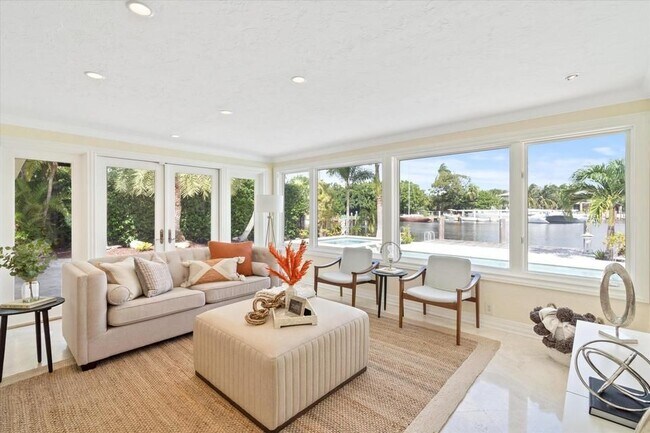 Photo - 2625 NE 12th St