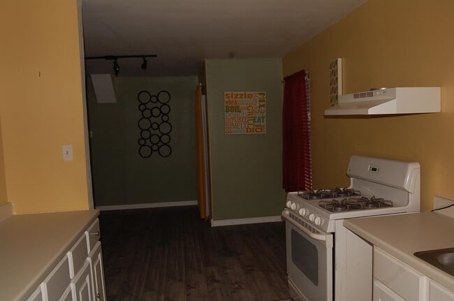 Photo - 1902 E Price St