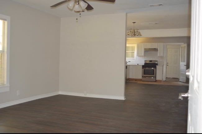 Photo - 2207 Howell Ave