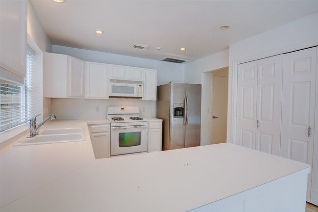 Photo - 10 E Indian Sage Cir