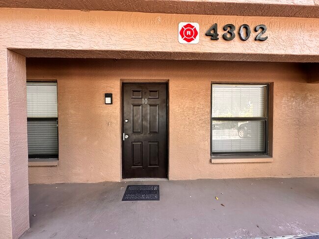 Building Photo - 4302 Santa Barbara Blvd Unit 10