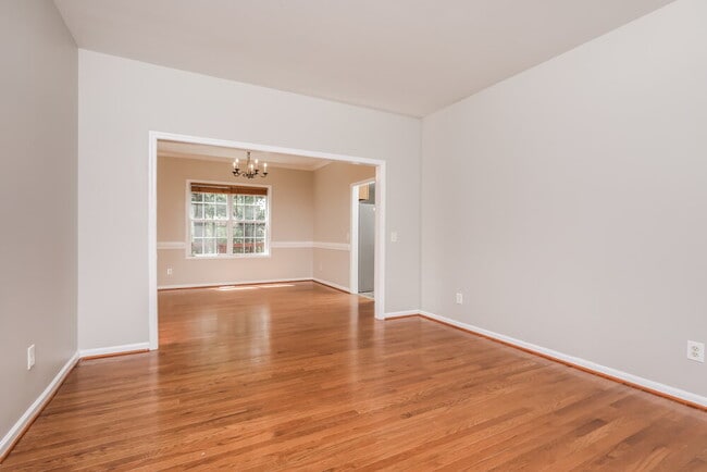 Photo - 136 Roan Dr