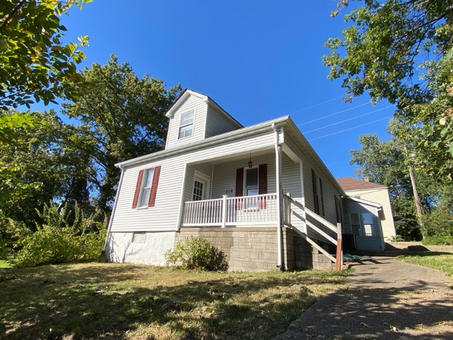 Photo - 1116 E 5th St House
