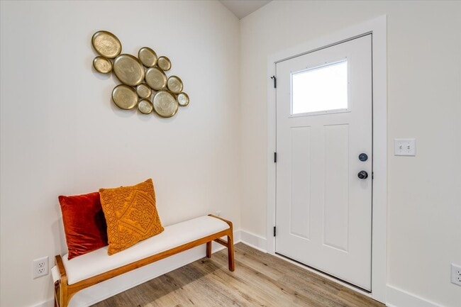 Photo - 607 Briarbrook Ln